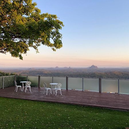 Tranquil Park Motel Maleny Bagian luar foto