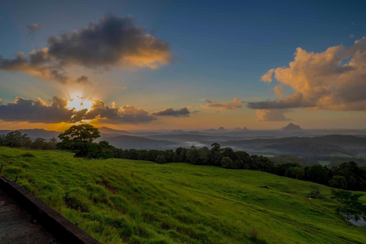 Tranquil Park Motel Maleny Bagian luar foto