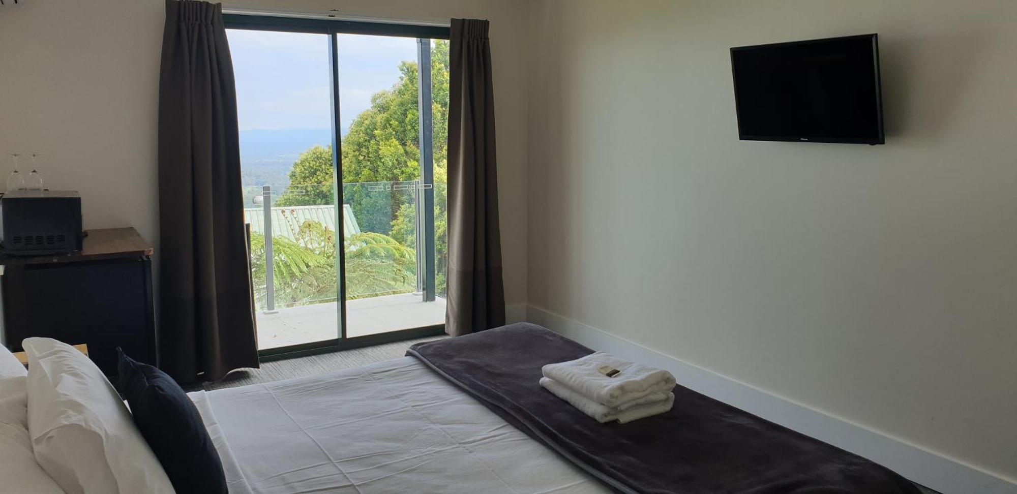 Tranquil Park Motel Maleny Bagian luar foto