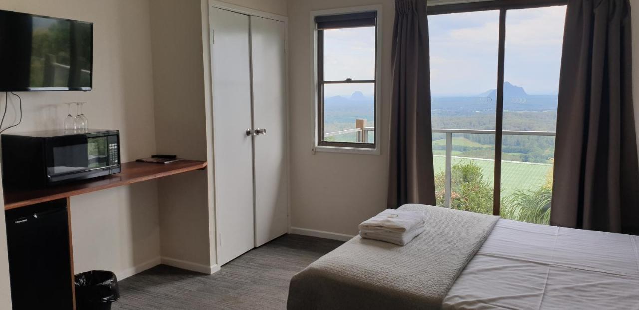 Tranquil Park Motel Maleny Bagian luar foto