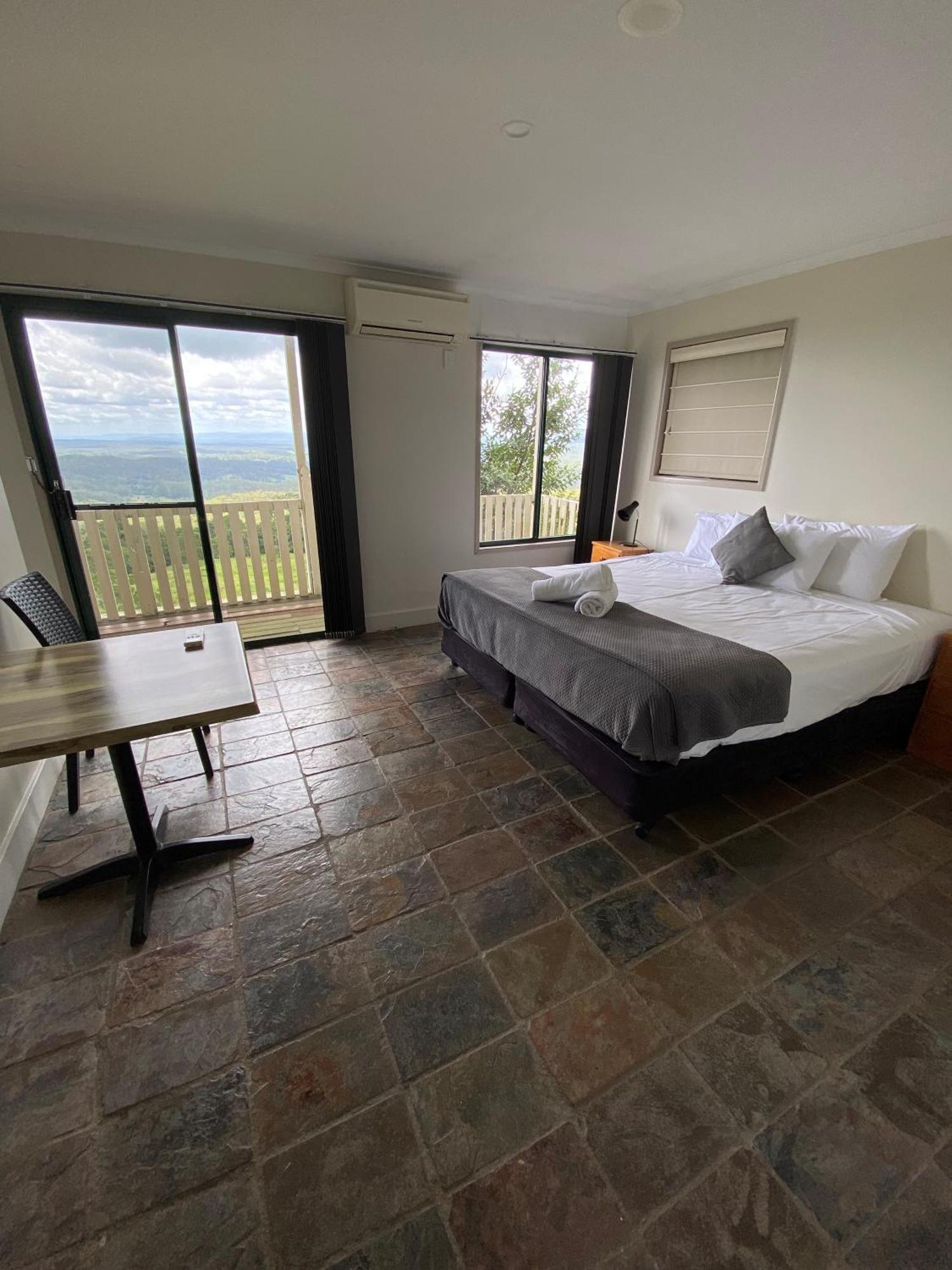 Tranquil Park Motel Maleny Bagian luar foto